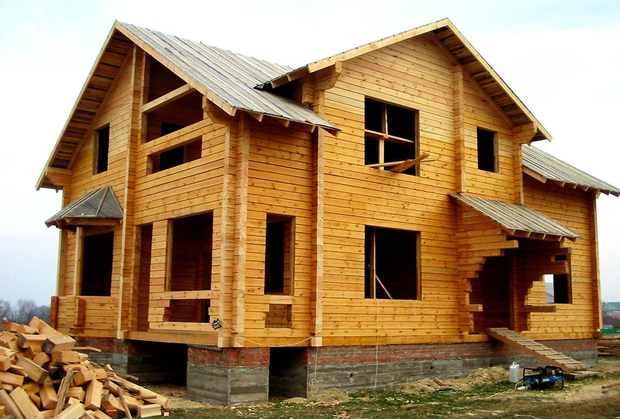 Построить дом в чите. Дом из профилированного бруса 150х150. Стройка домов. Дом из бруса стройка. Дом брус.